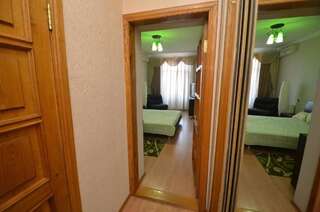 Апартаменты Apartments in the city center on Sobornaya Street Николаев Улучшенные апартаменты-21